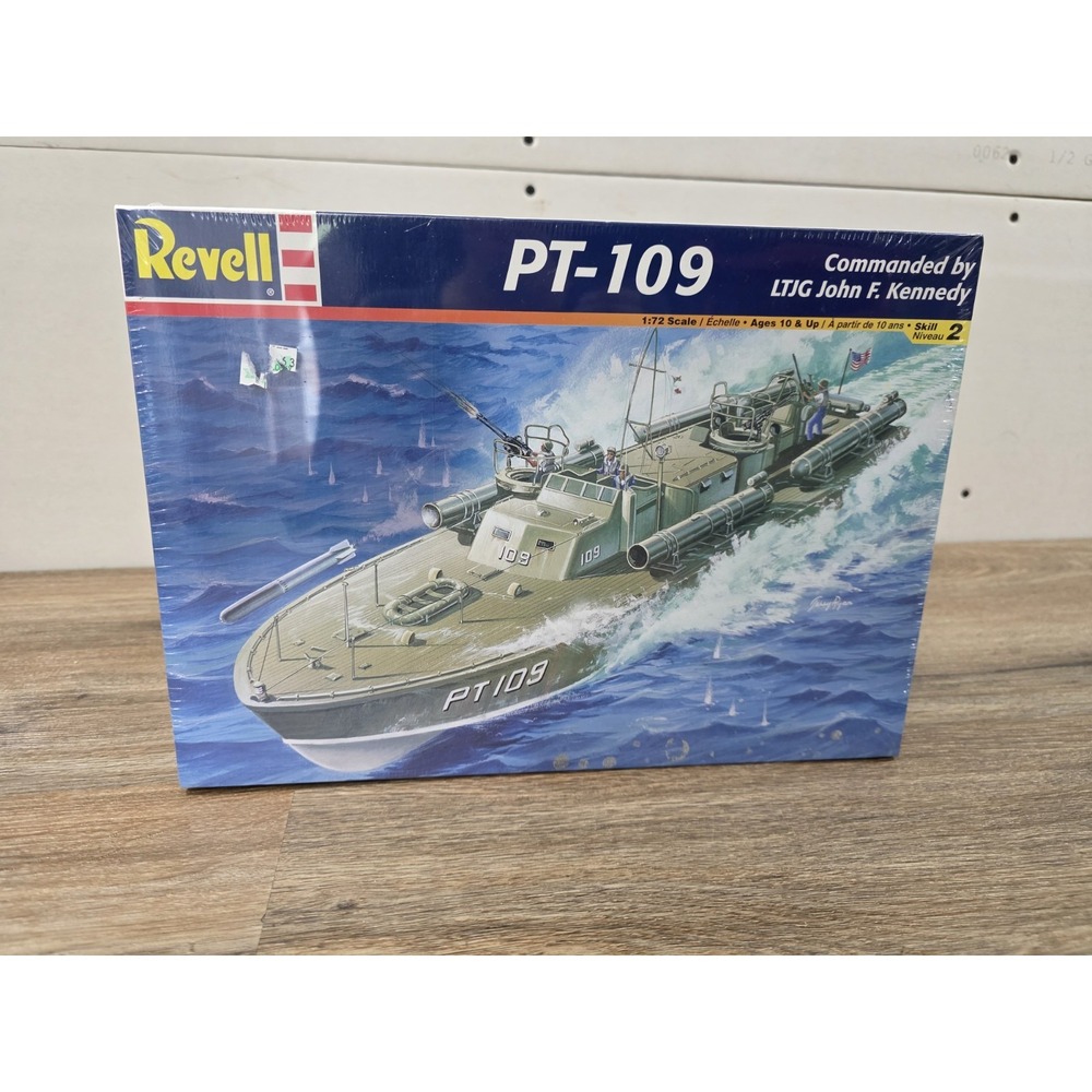 2004 REVELL  LTJG J.F.K.  PT-109 Torpedo Boat 1/72 NEW 85-0310